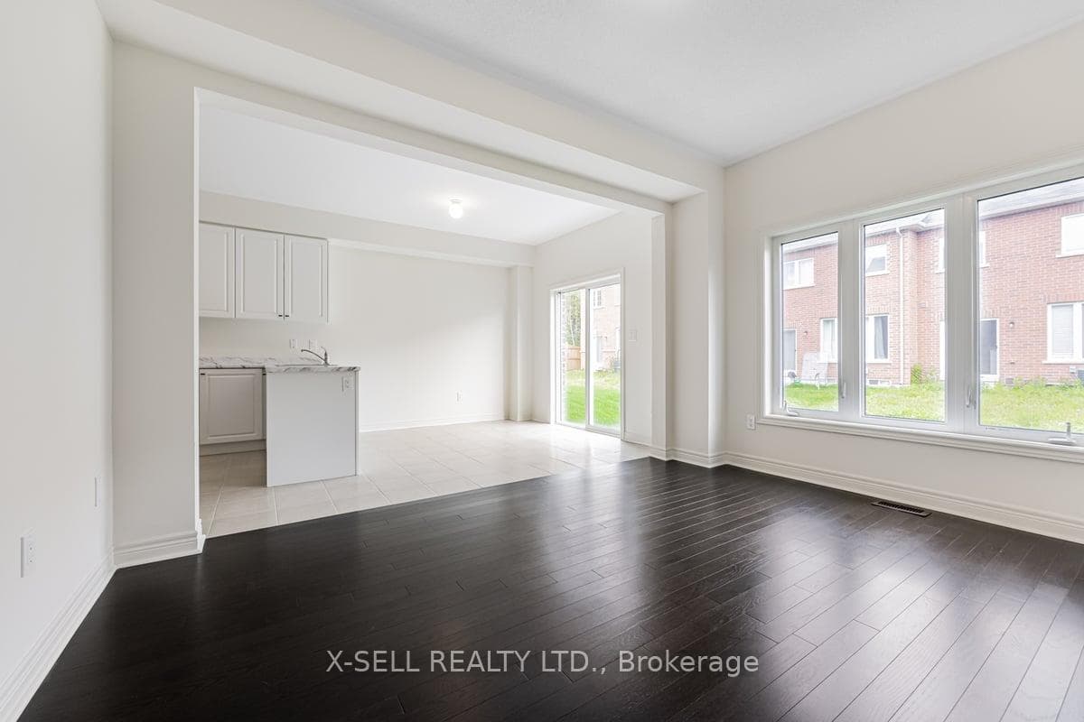 667 Fleetwood Drive photo 10