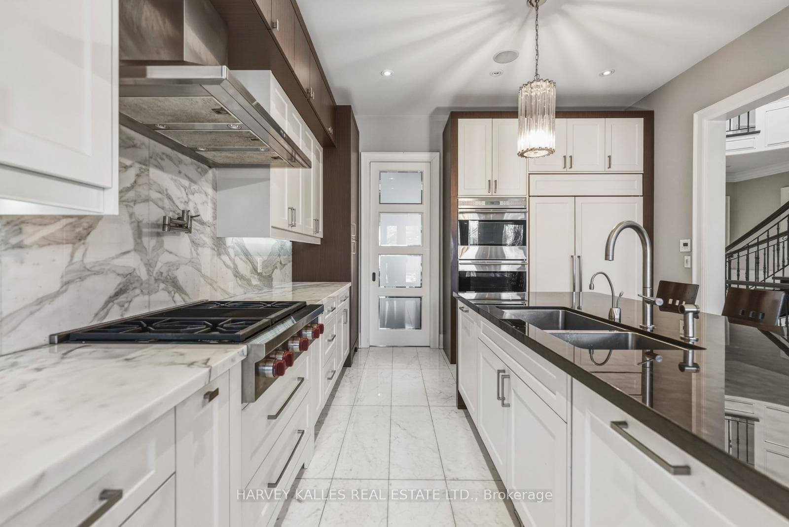 148 Delhi Avenue photo 6