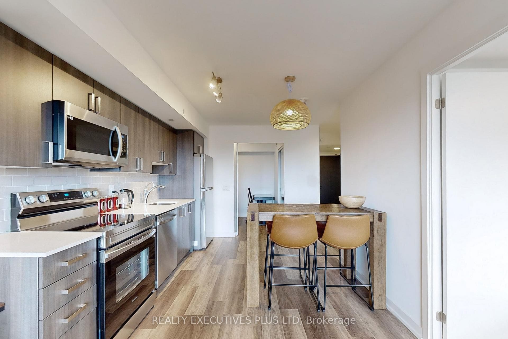 1480 Bayly Street Unit 616 photo 9