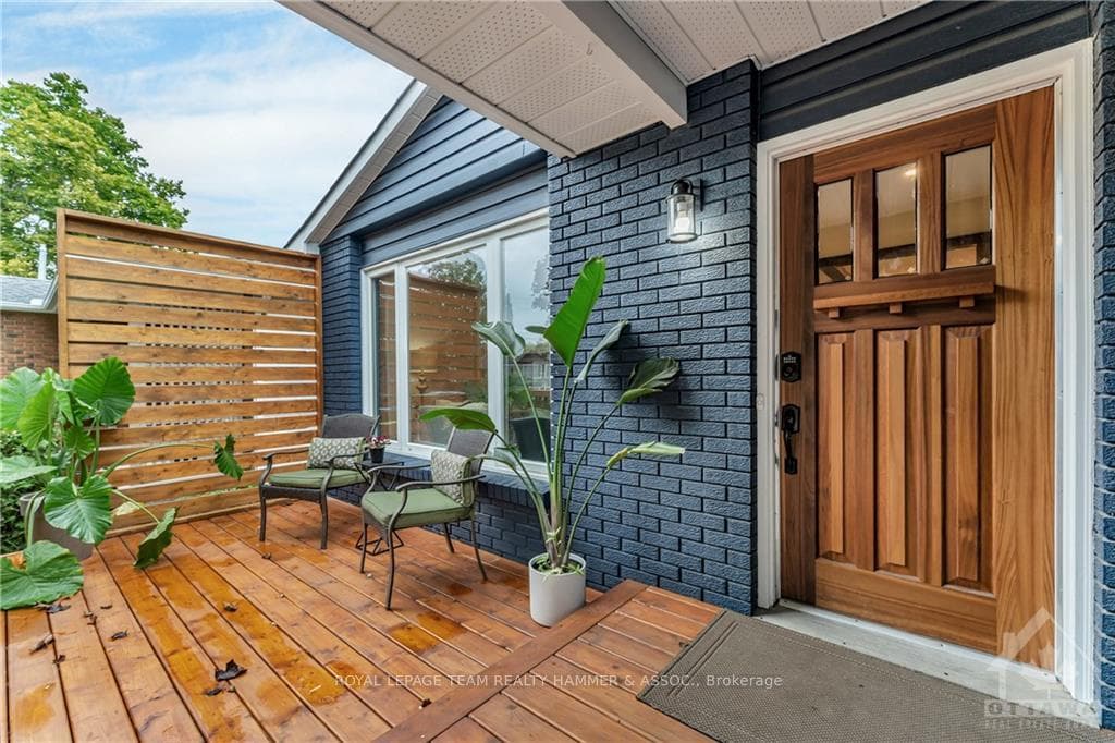 72 KING Street photo 2