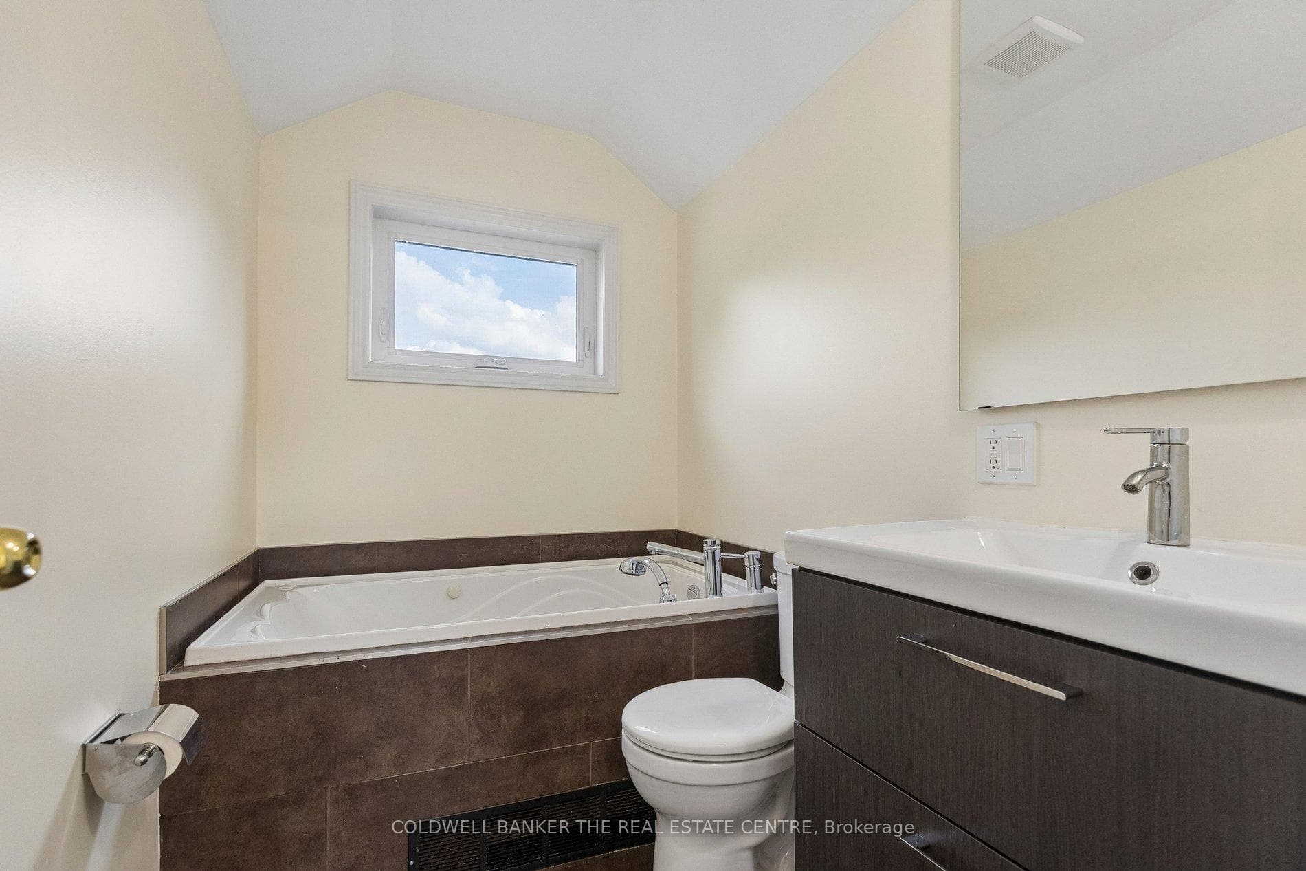Upper Level Bath