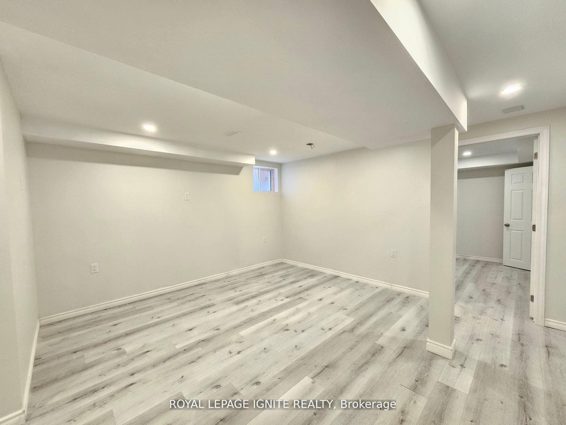 669 Sweetwater Crescent Unit Bsmt photo 4