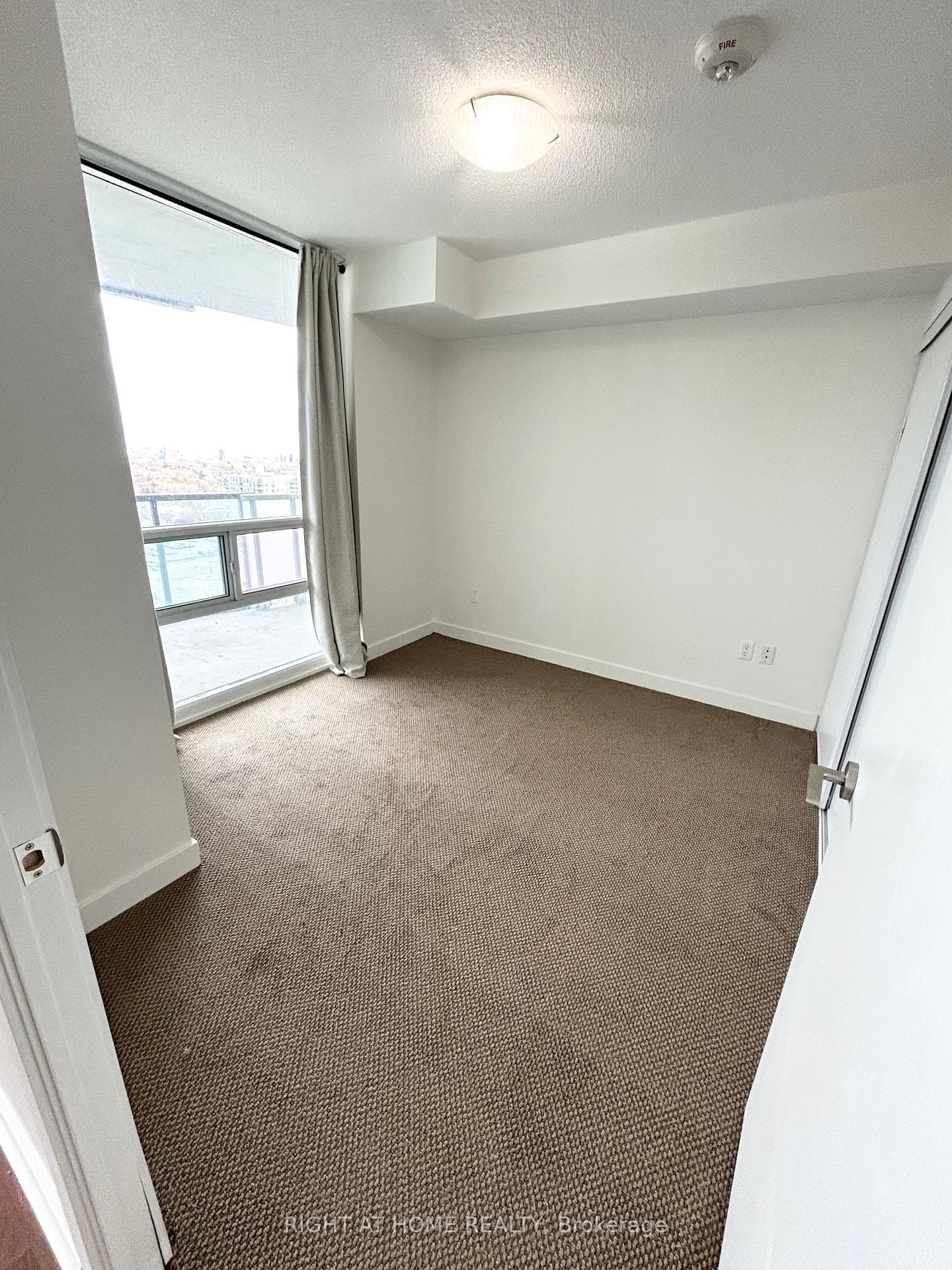 5740 Yonge Street Unit 1708 photo 9