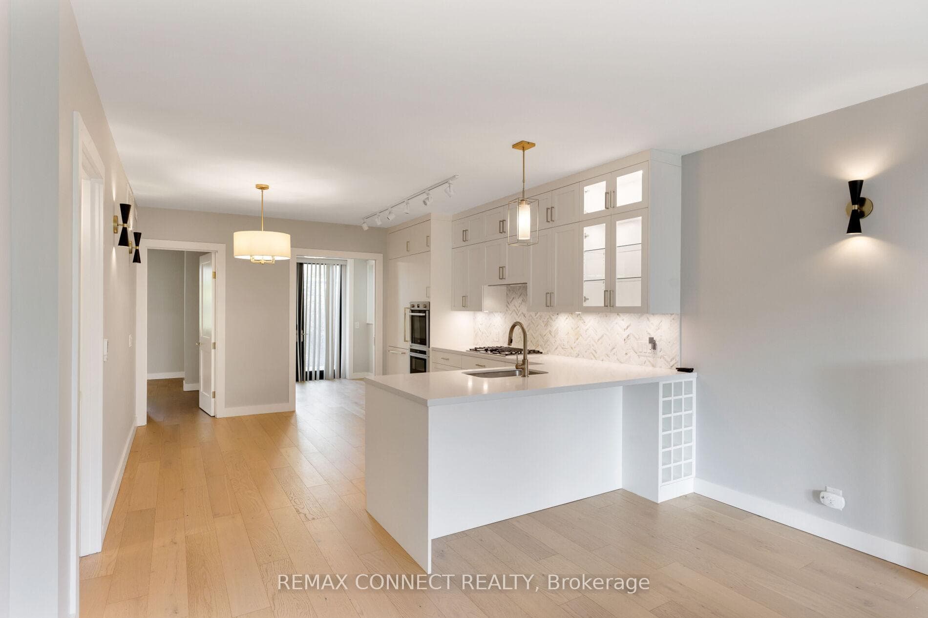 16 Rosemount Avenue photo 10