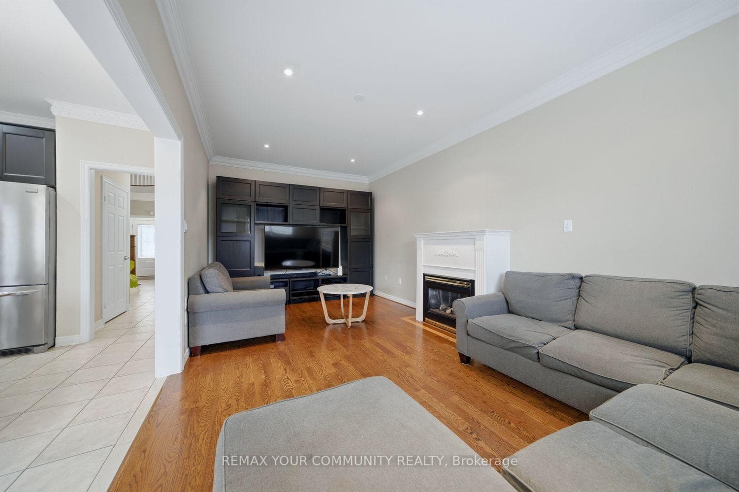 405 Searles Court photo 16