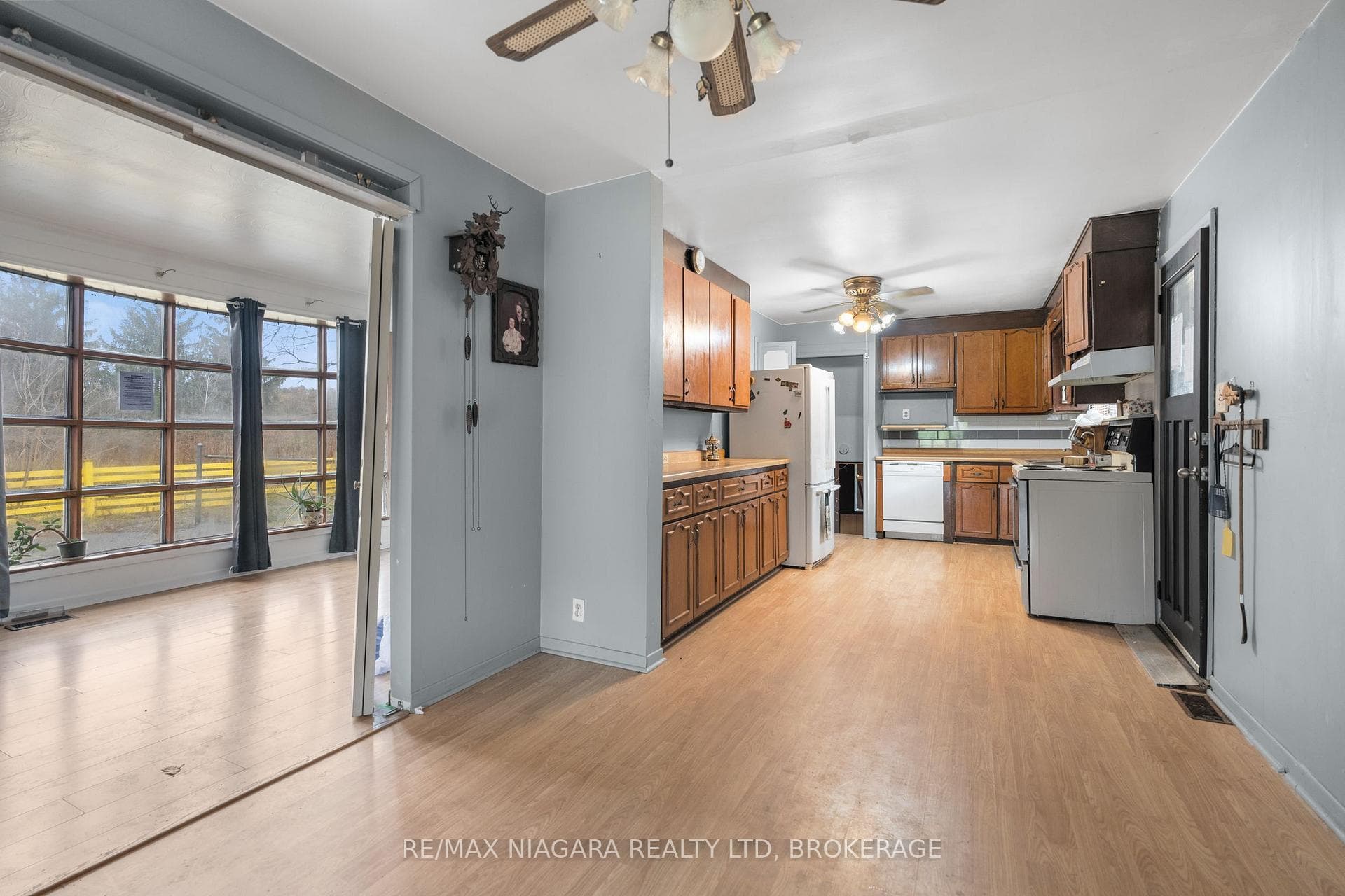8279 Stanley Avenue photo 9
