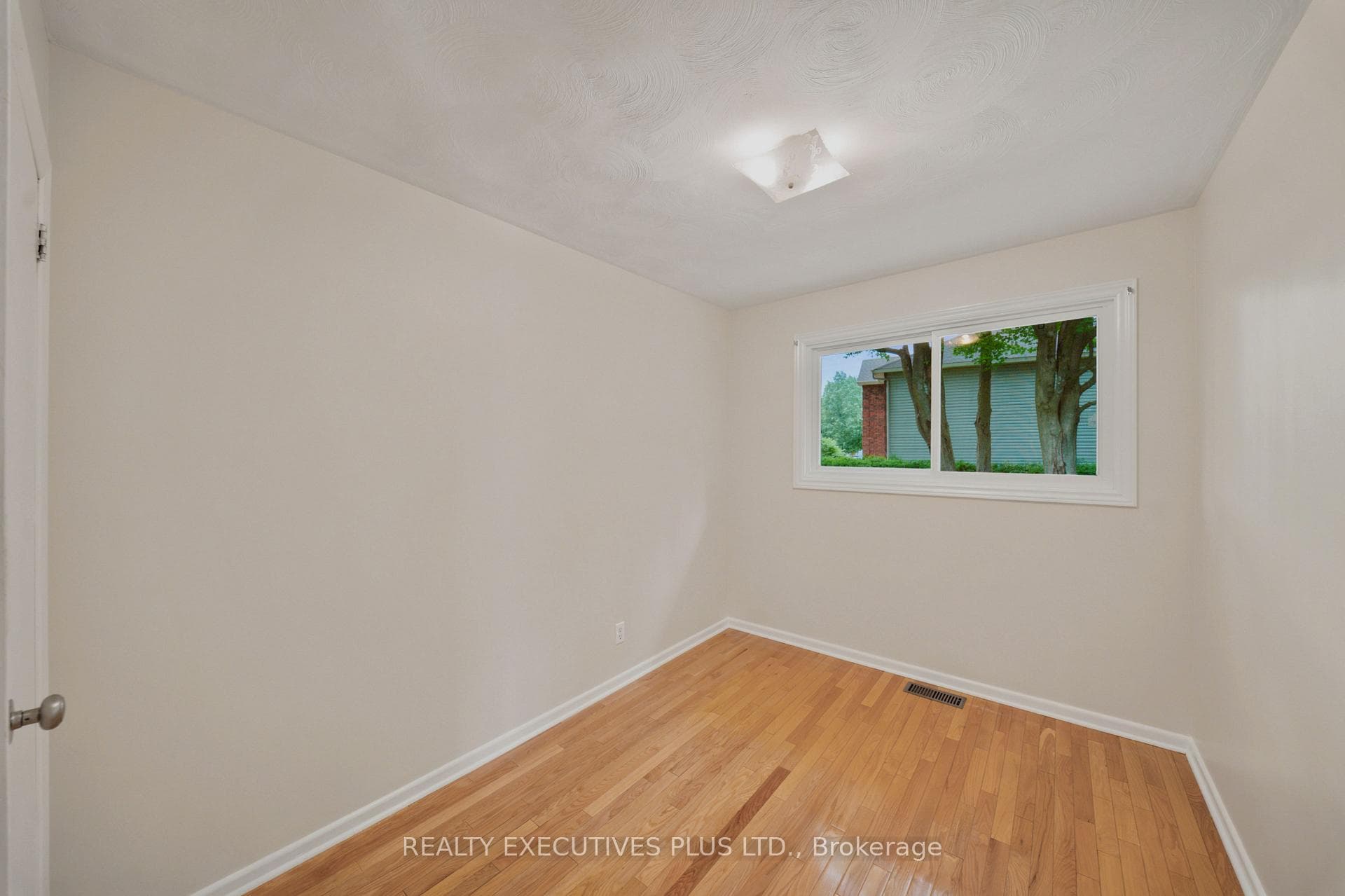 2593 Cleroux Crescent photo 21