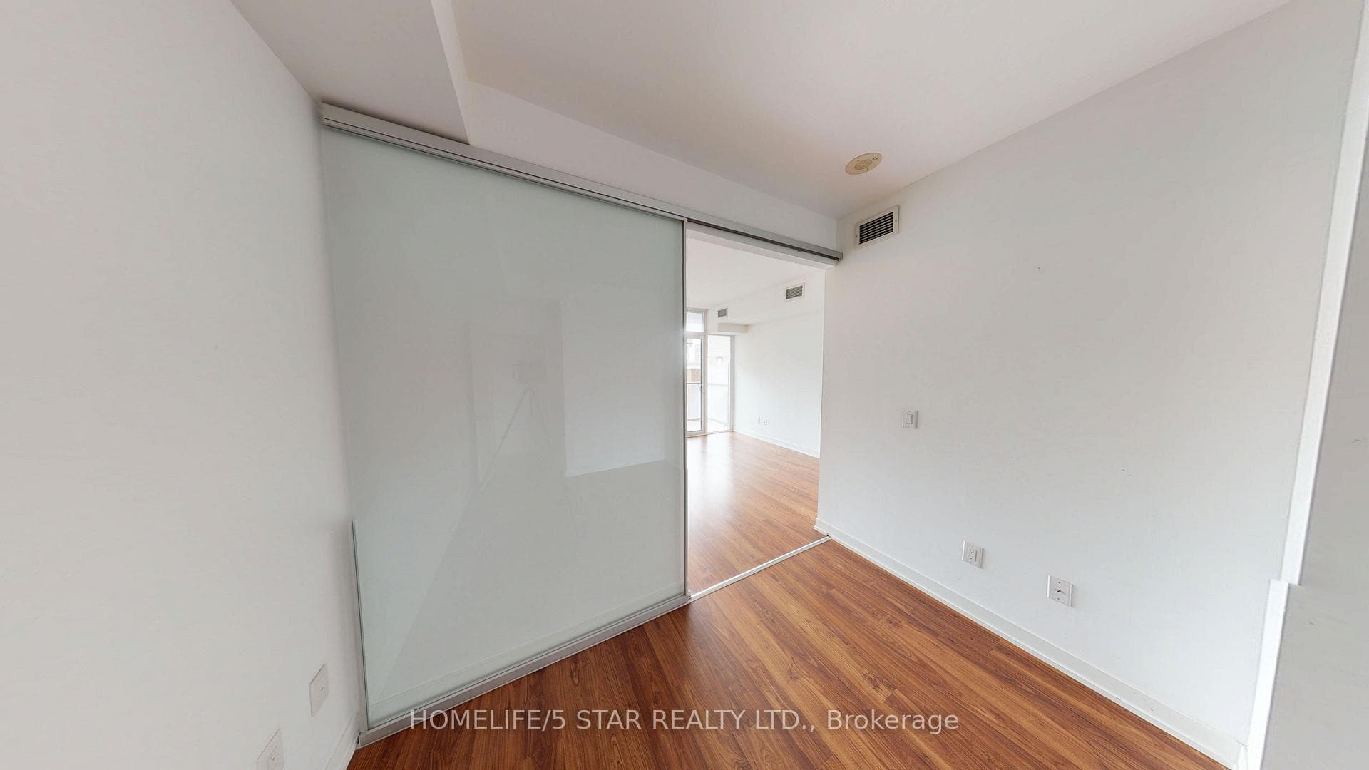 105 George Street Unit 414 photo 8