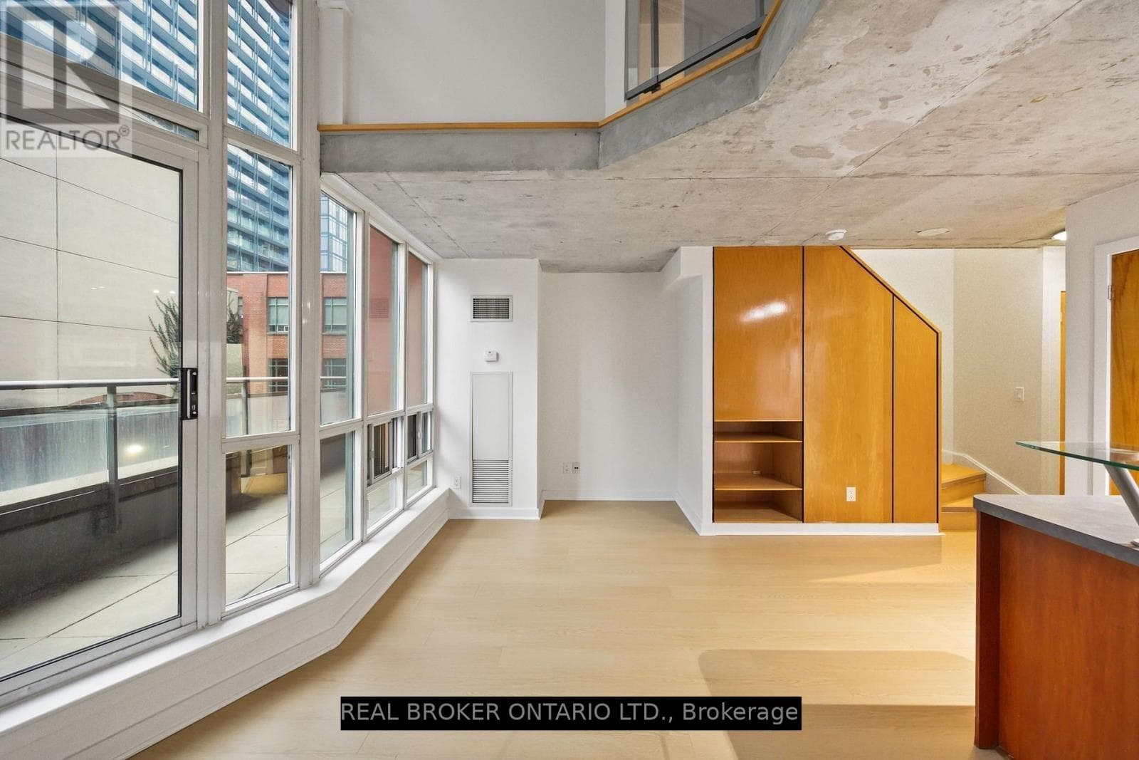 255 richmond Street Unit 201 photo 5