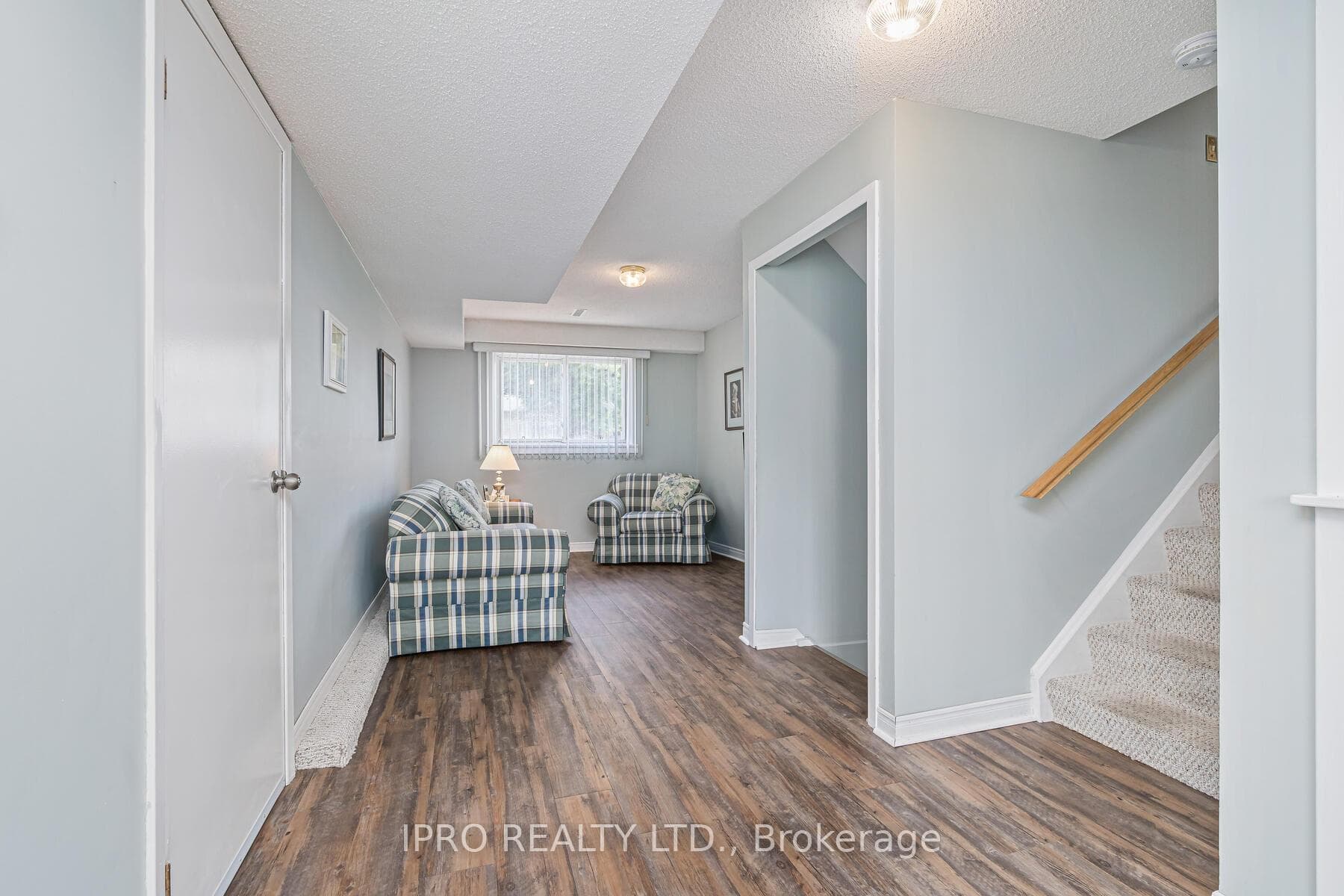 27 Eleanor Crescent photo 19