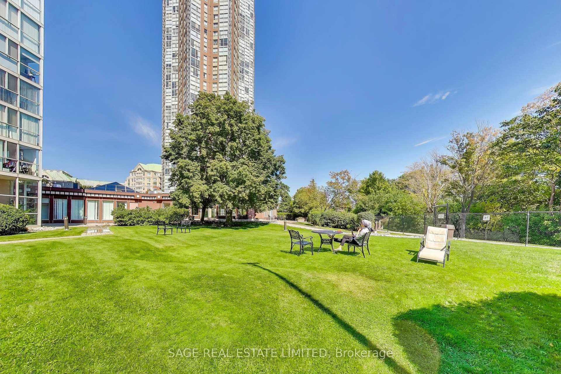 5 Concorde Place Unit 1201 photo 38