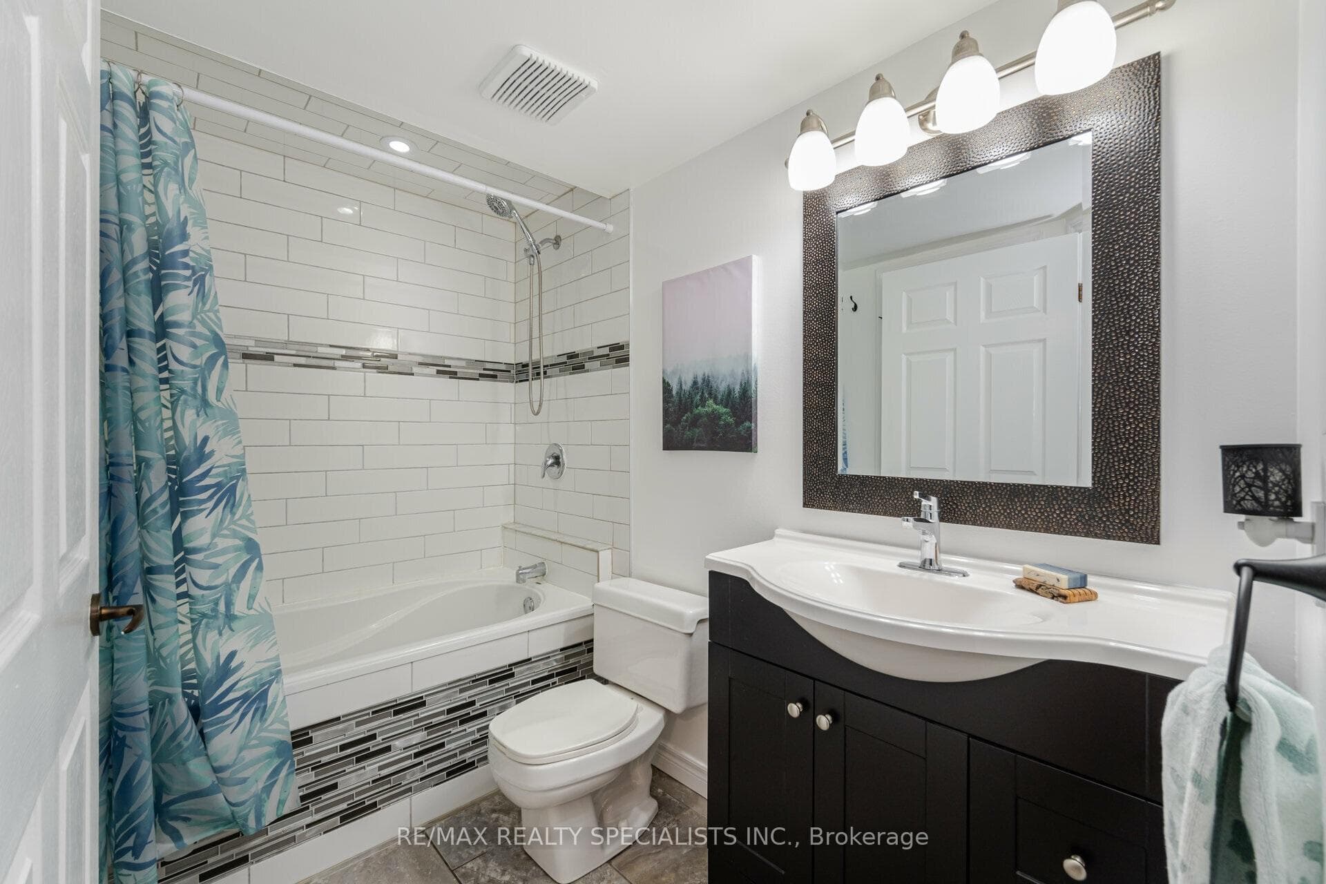 2020 CLEAVER Avenue Unit 304 photo 10