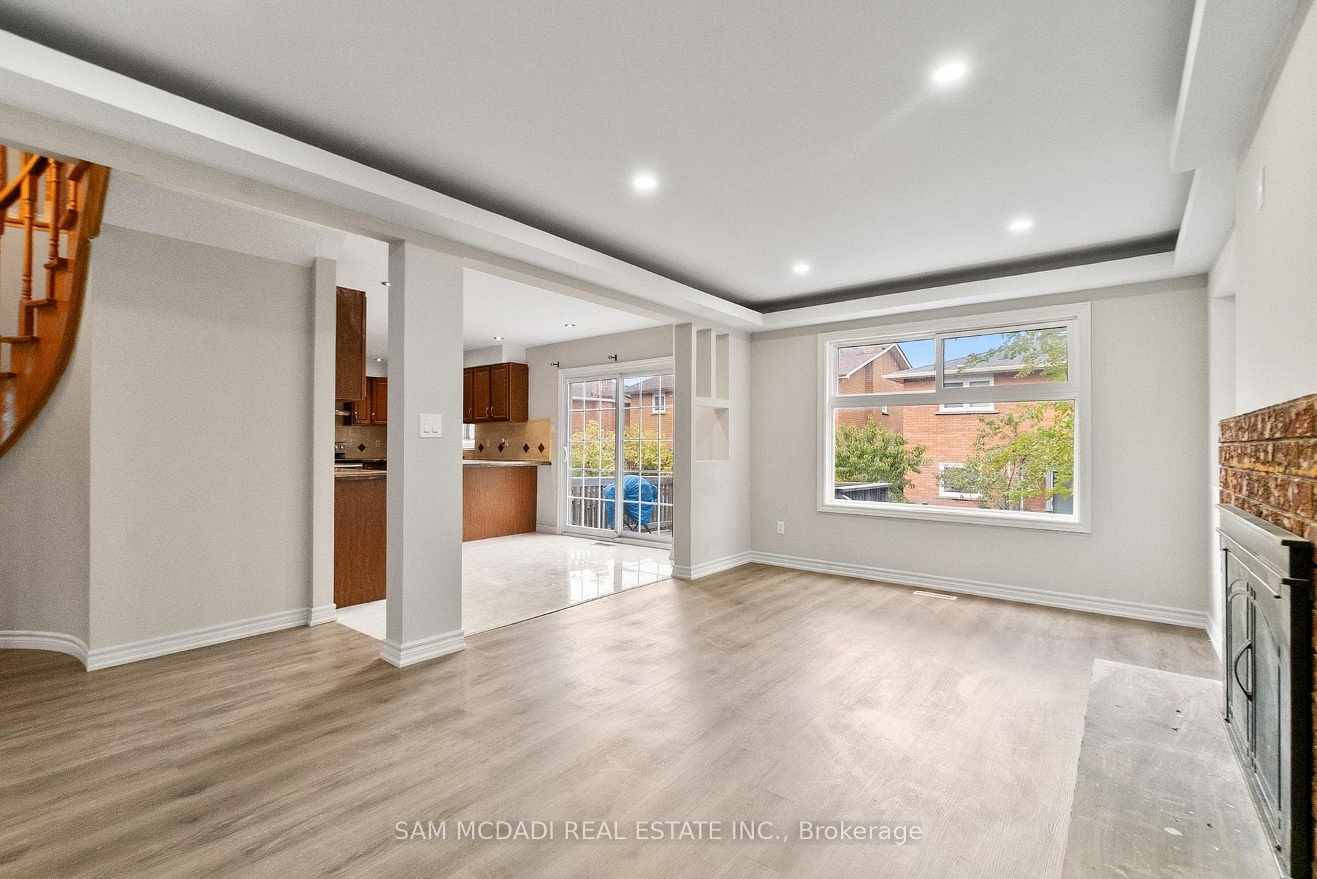 149 Sunforest Drive photo 18