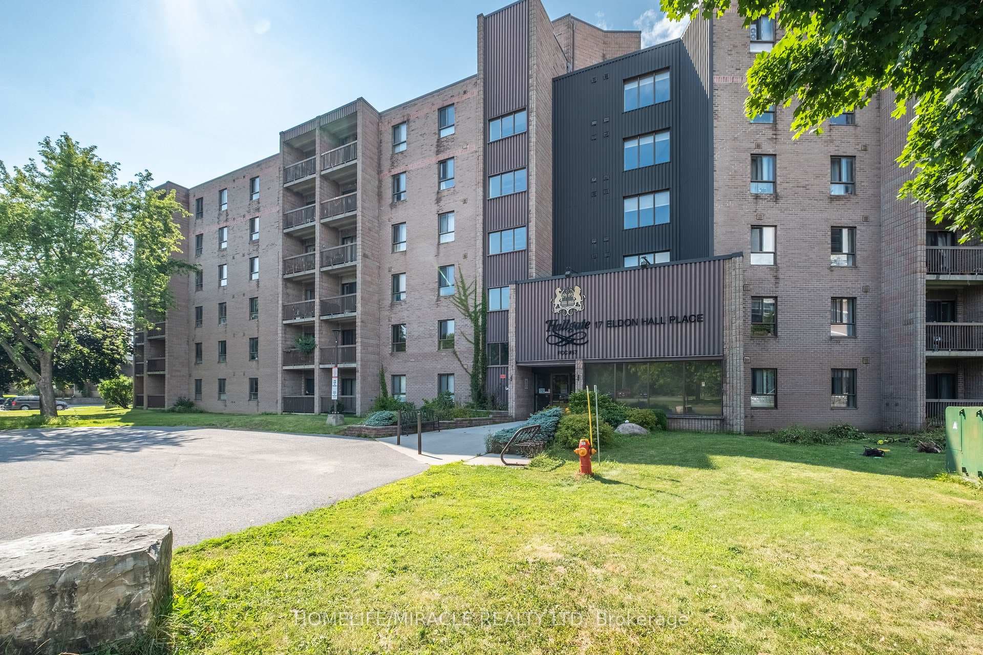 17 Eldon Hall Place Unit 614 photo 2