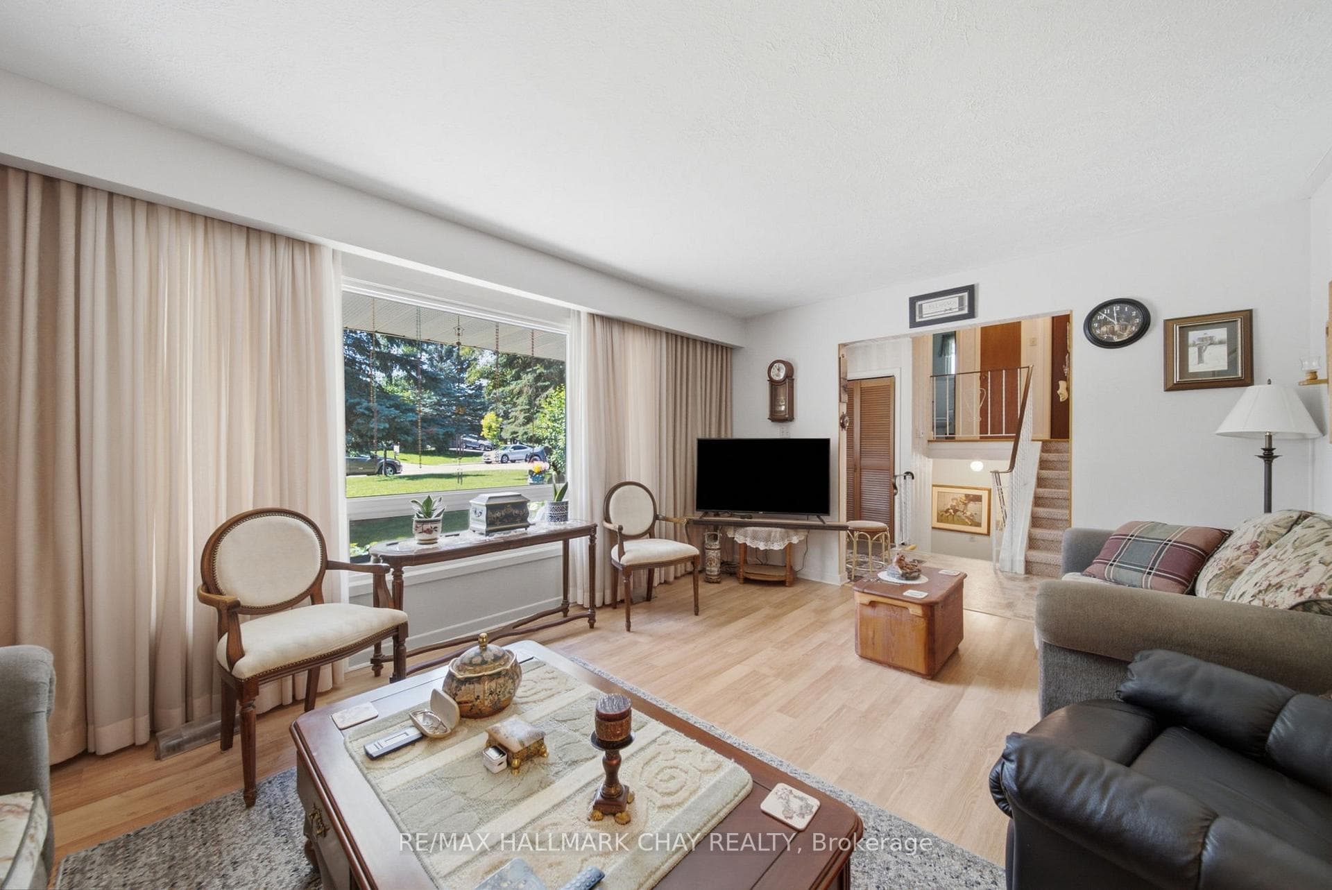 6 Highcroft Drive photo 8