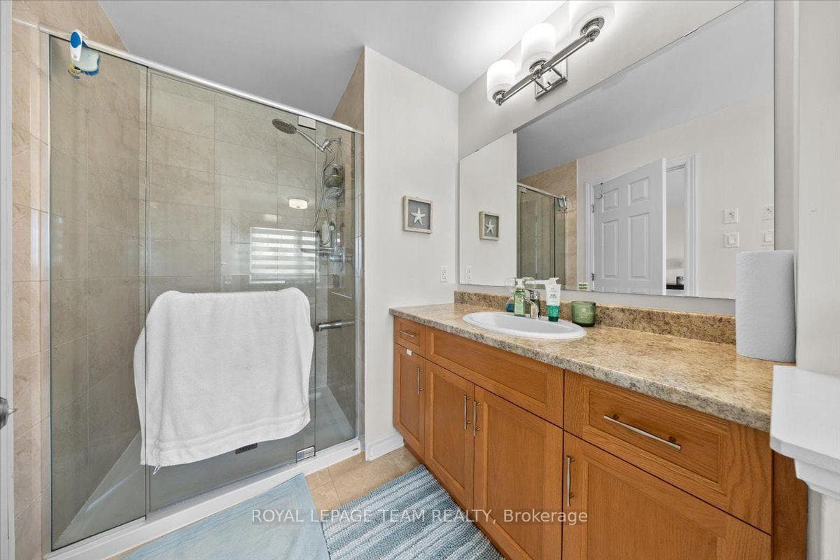 552 Jackdaw Avenue photo 20