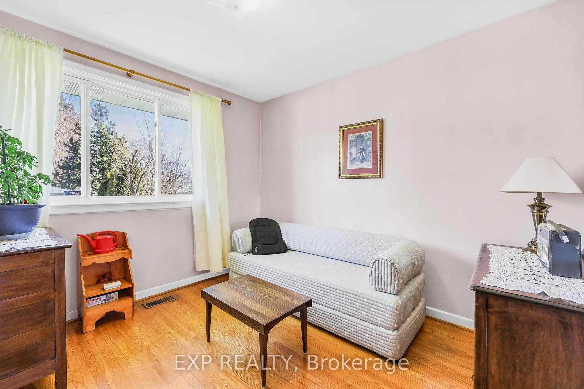 1379 Northmount Avenue photo 10
