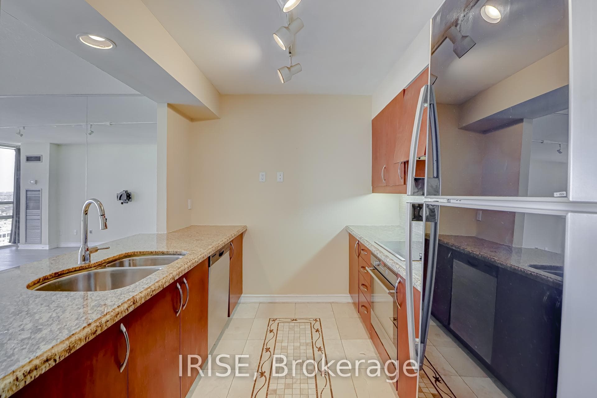 50 Eglinton Avenue Unit 1802 photo 12