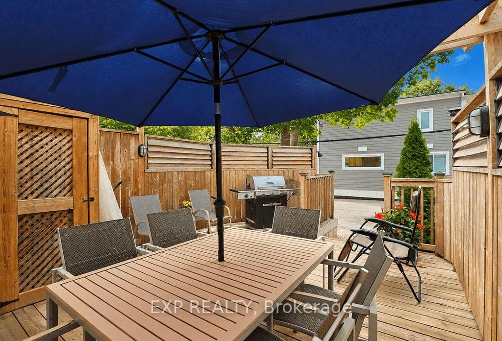 379 Davisville Avenue photo 39
