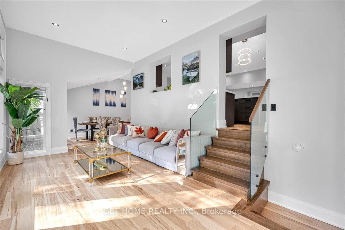 1362 Hixon Street photo 17