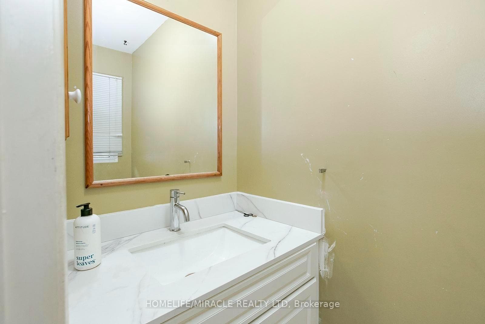 47 Longbourne Crescent photo 10