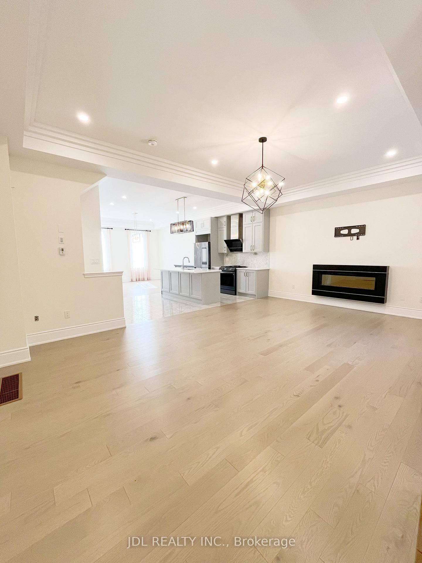 9394 Bayview Avenue photo 9