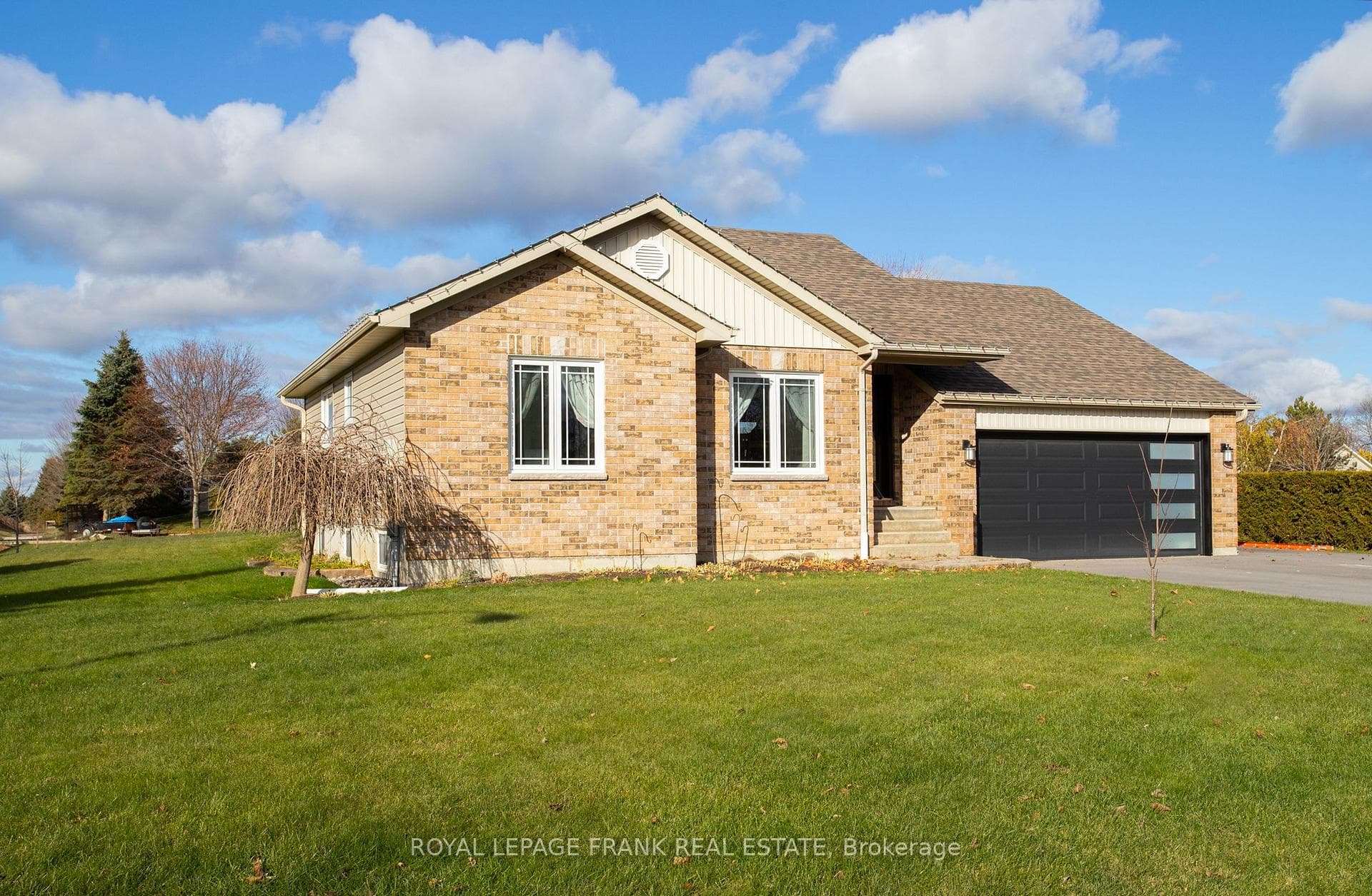 15 Hallett Crescent photo 3