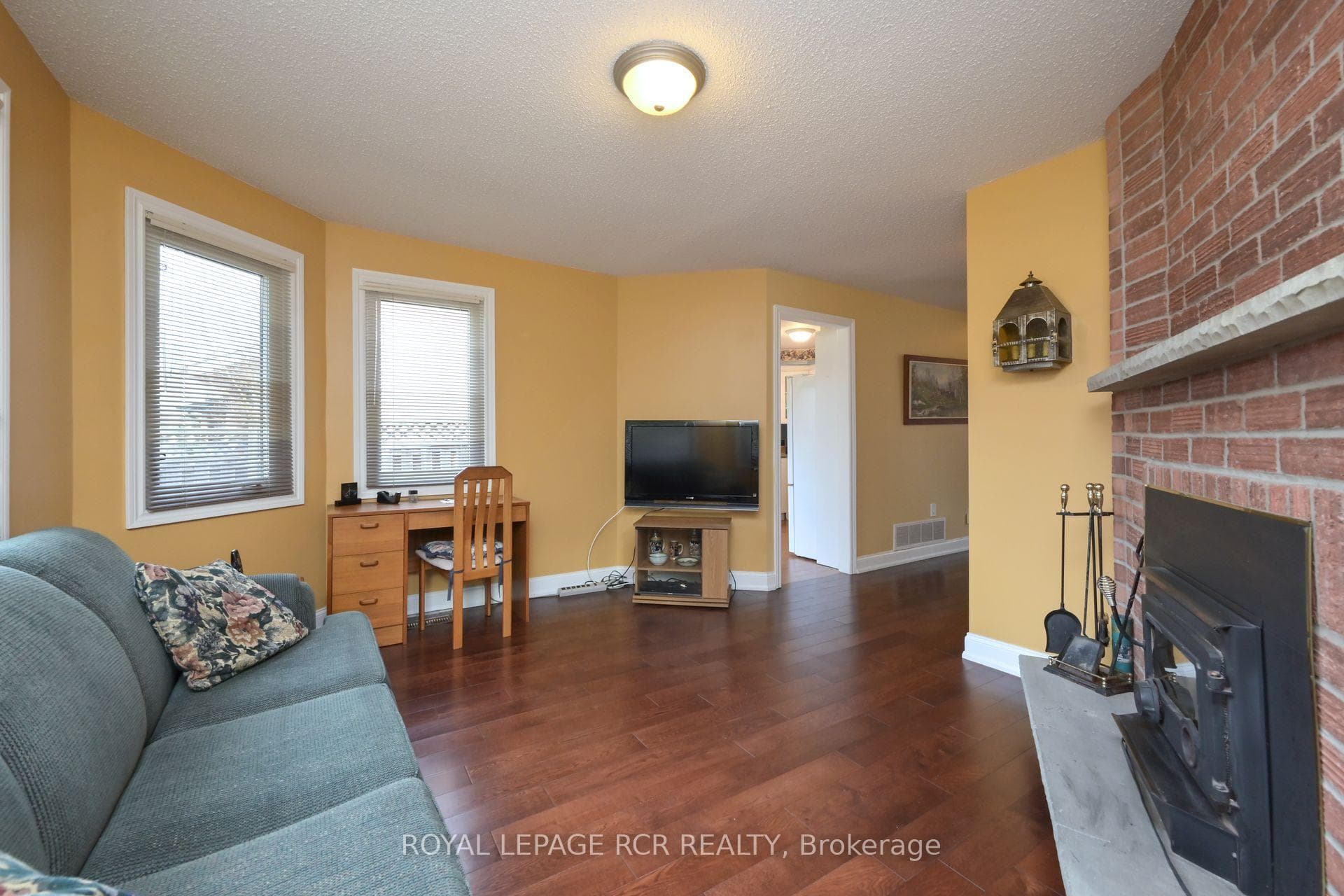 8 Fountainbridge Drive photo 18