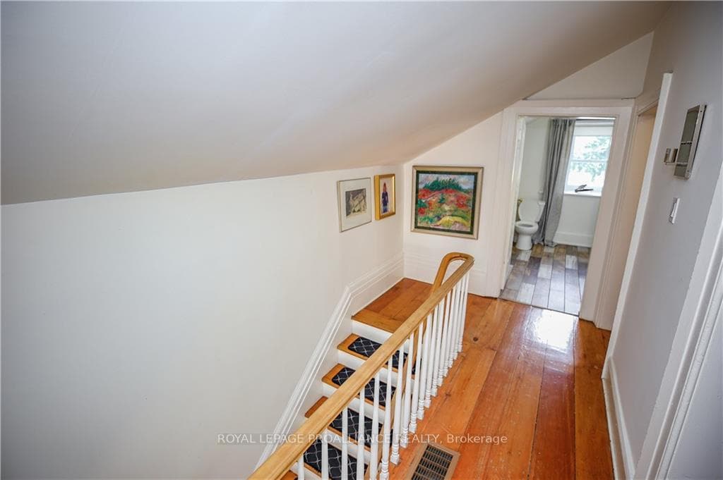 146 DIBBLE Street photo 11