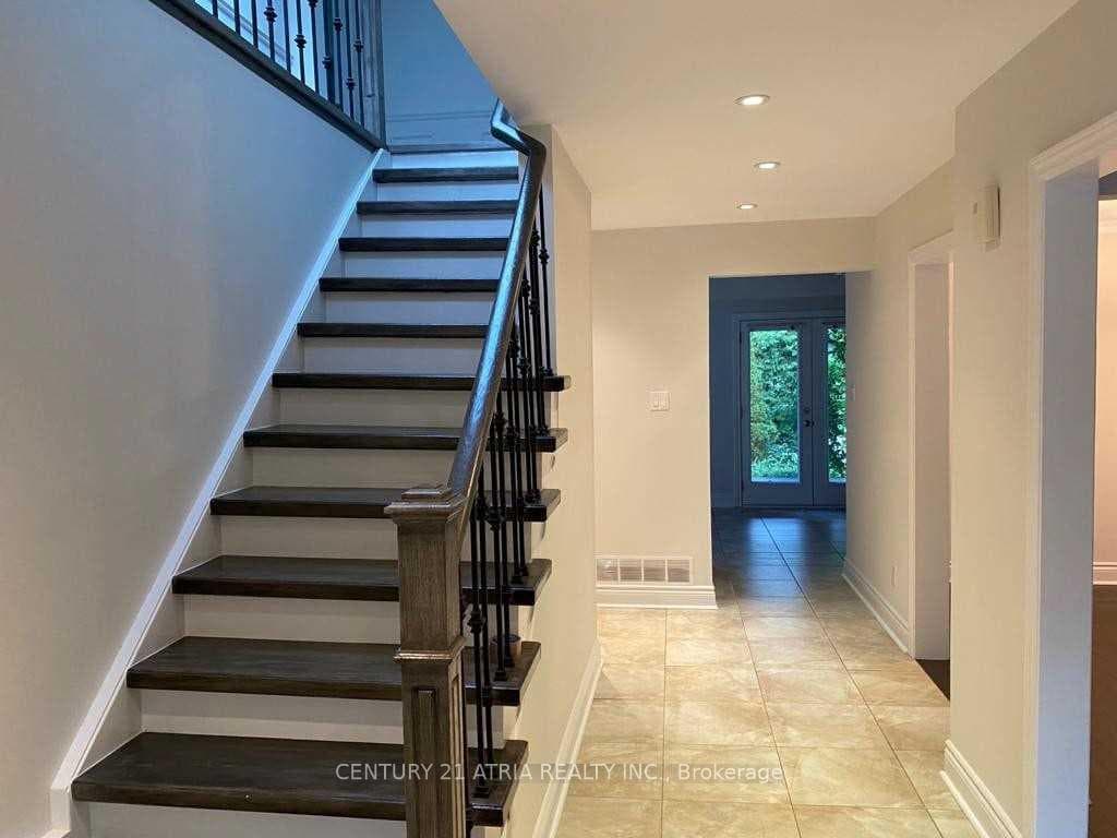210 Centre Street photo 7