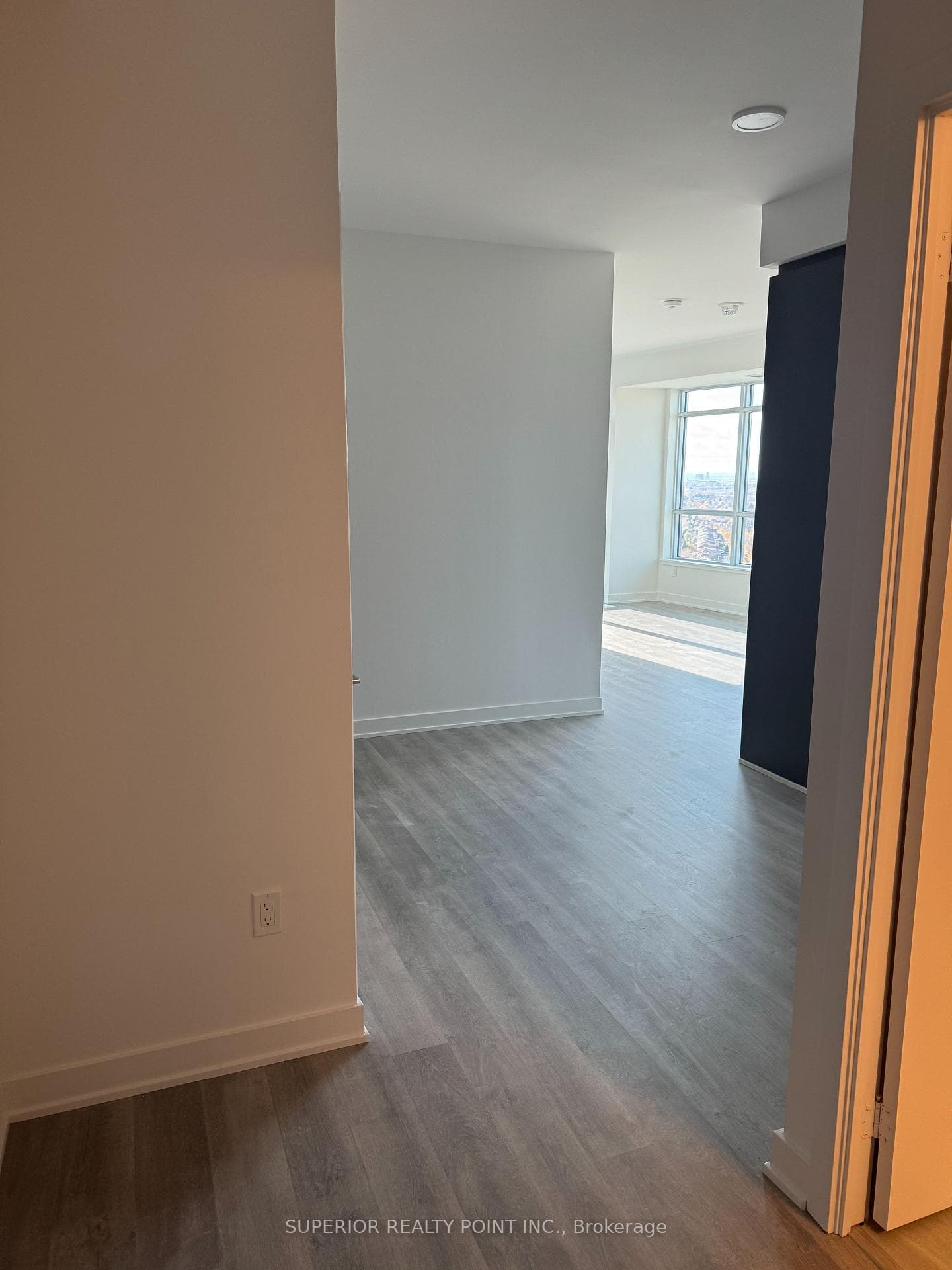 30 Upper Mall Way Unit 1905 photo 5