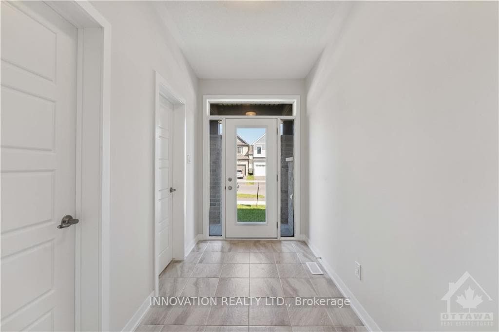 769 DERREEN Avenue photo 3
