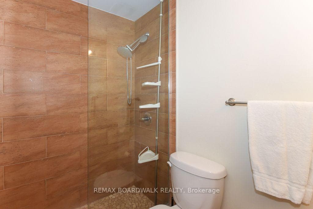 51 Drouin Avenue photo 32