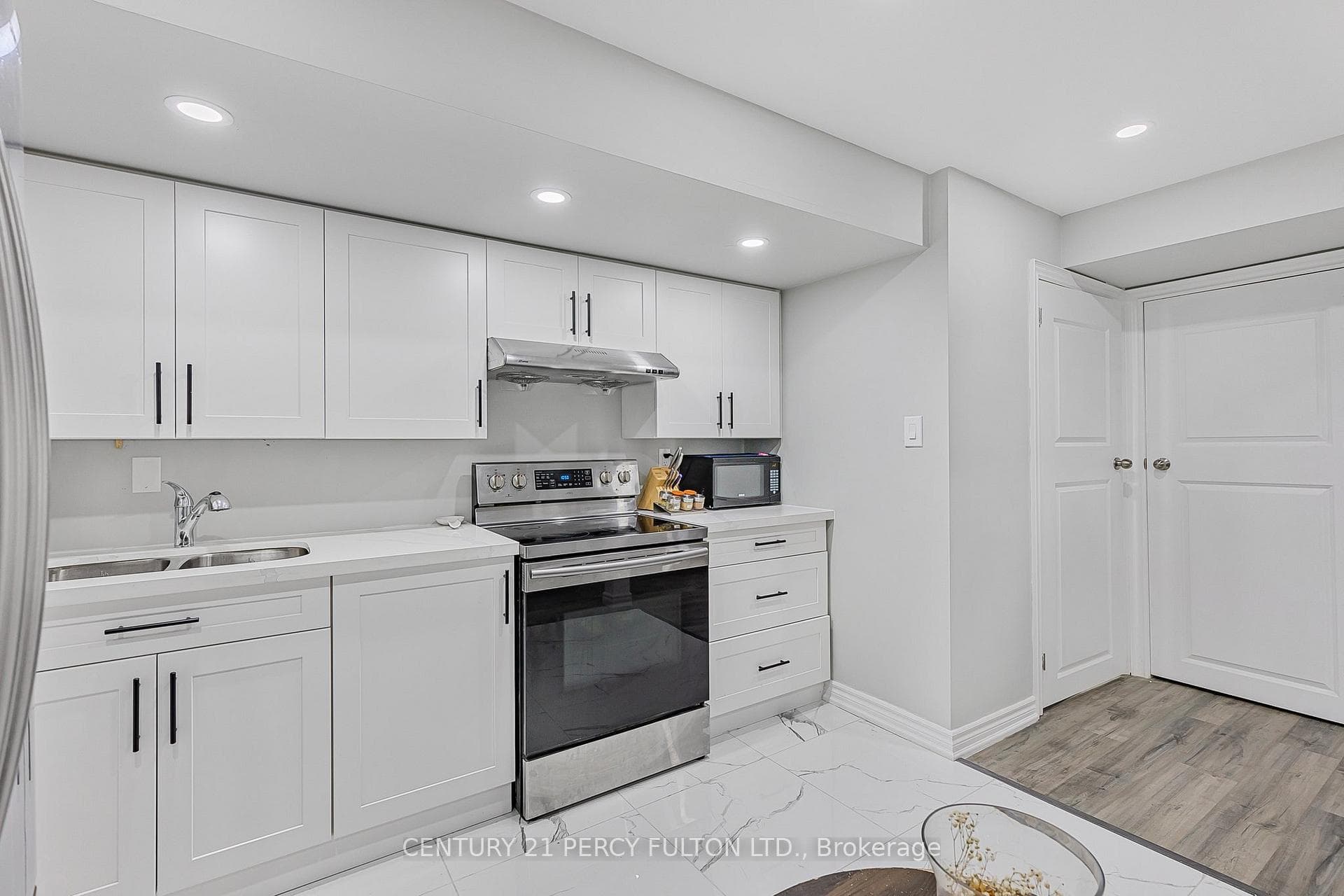 77 Hurst Drive photo 31