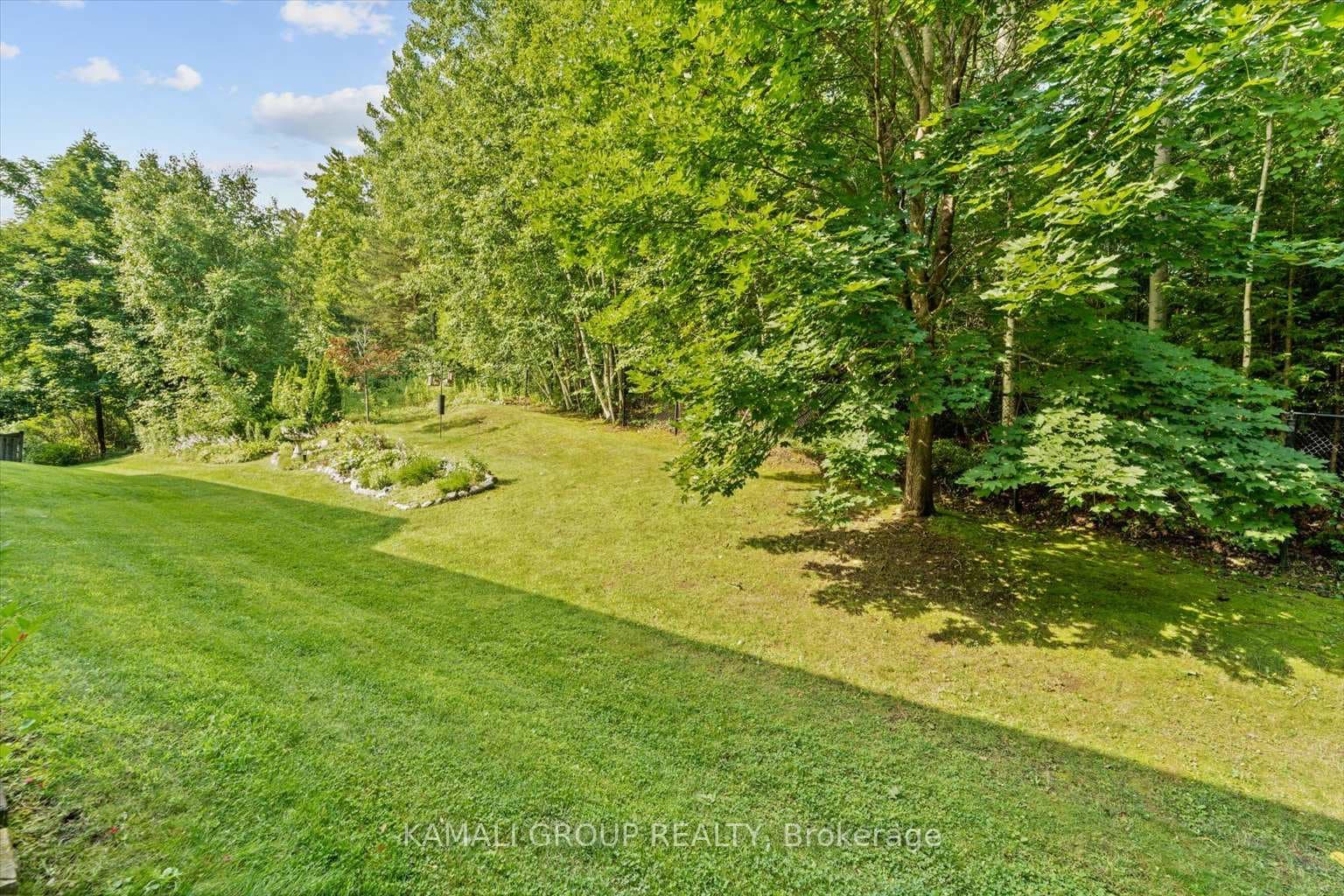 Backing Onto Ravine!