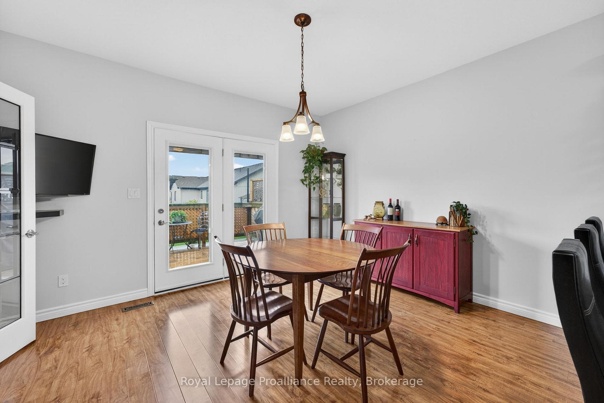 4 Merrill Drive photo 12