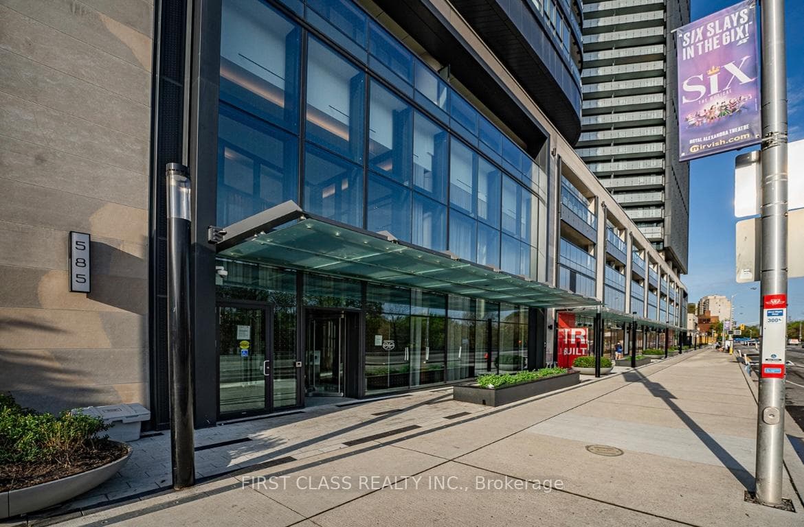 585 Bloor Street Unit 3720 photo 24