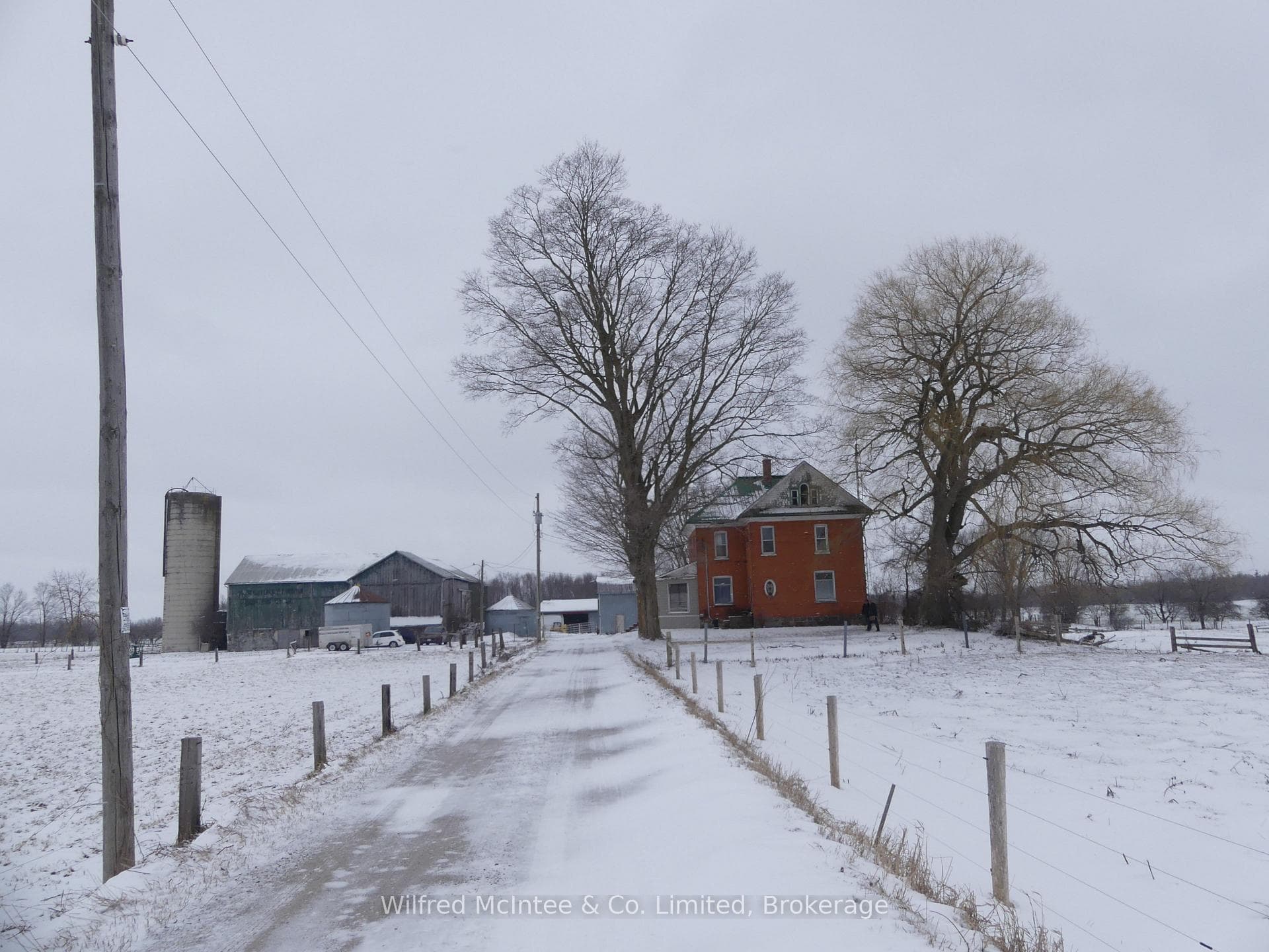 41153 Amberley Road photo 1