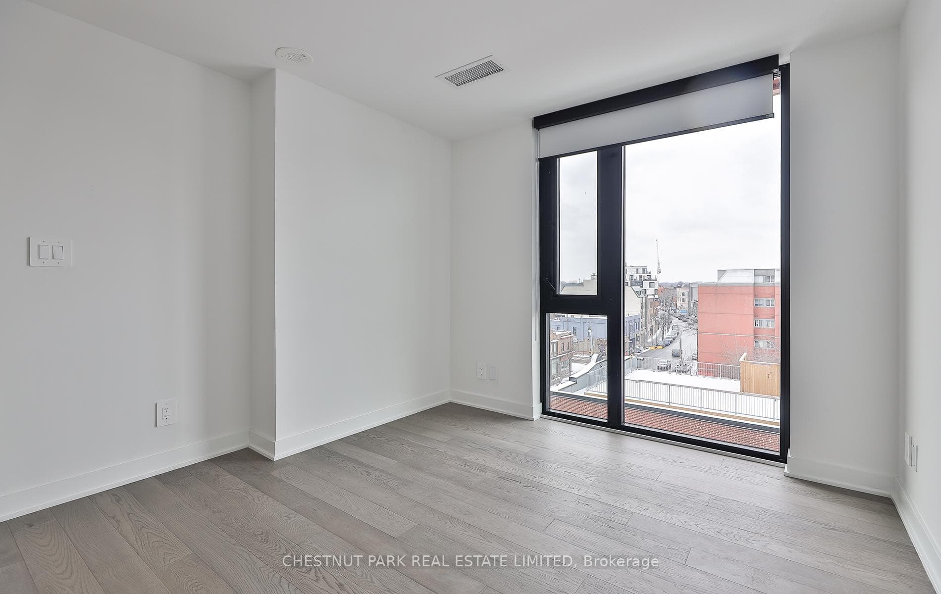 2720 Dundas Street Unit 508 photo 30