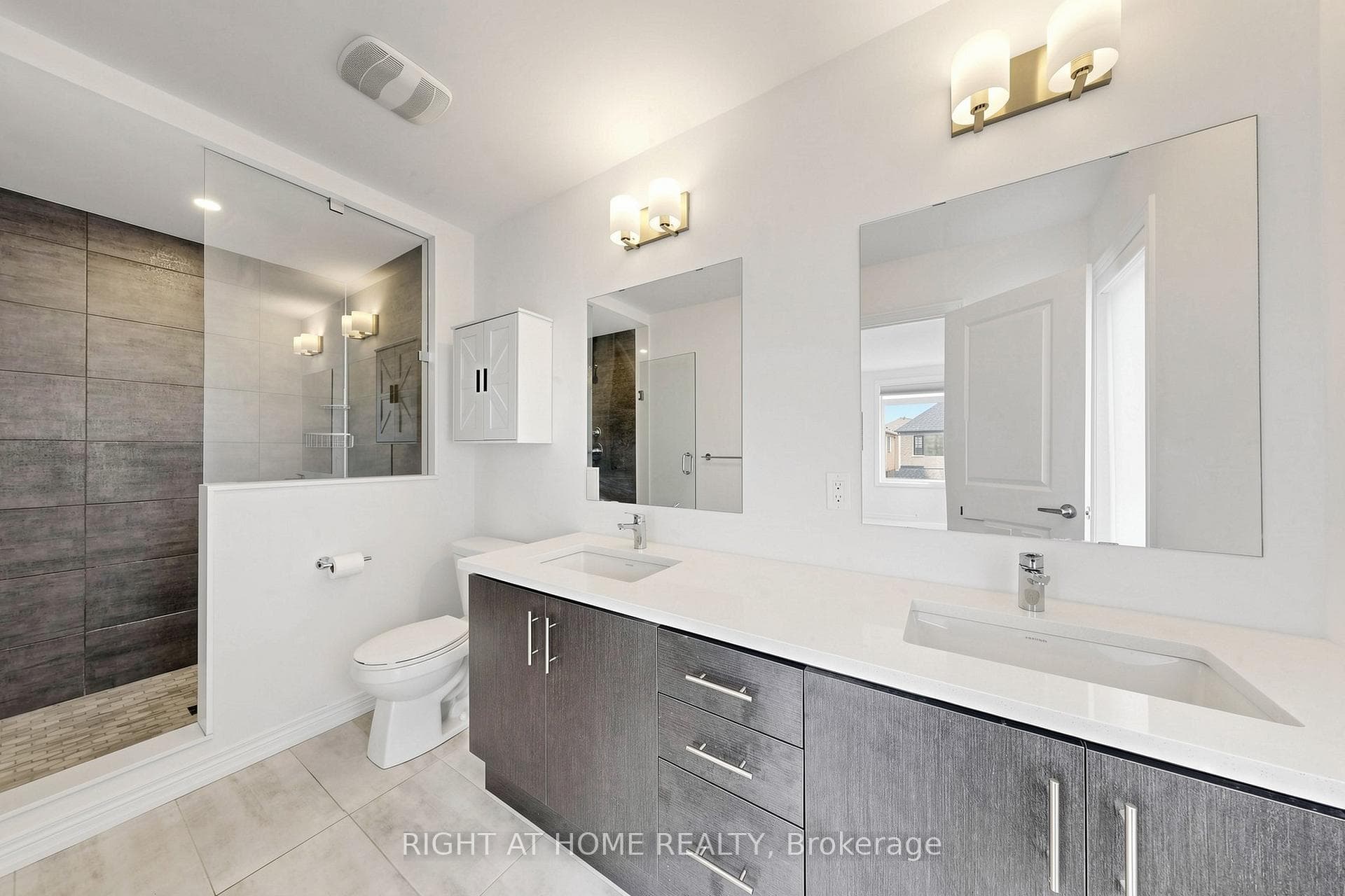 2046 Cameron Lott Crescent photo 27