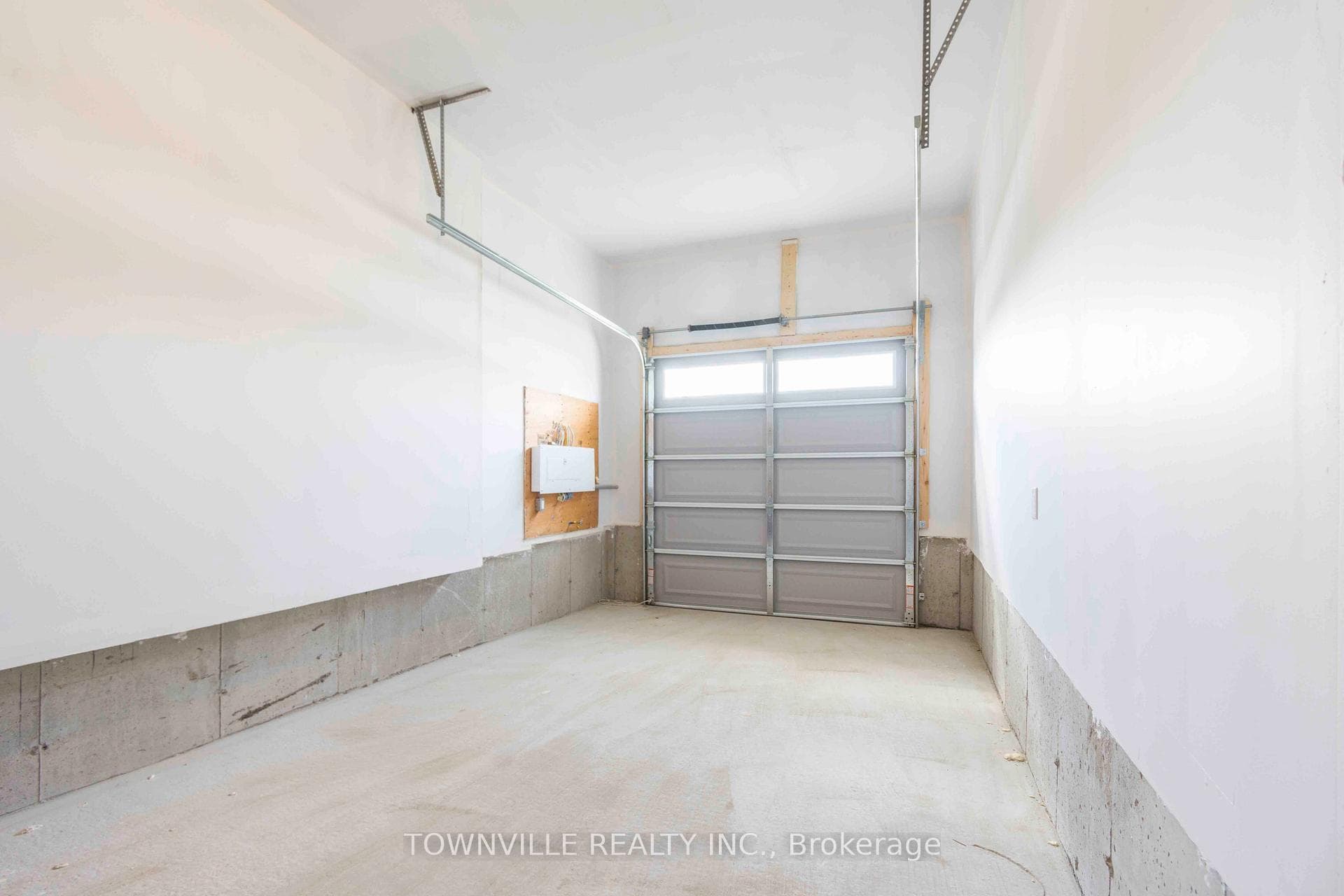 19 Glacier Crescent photo 15