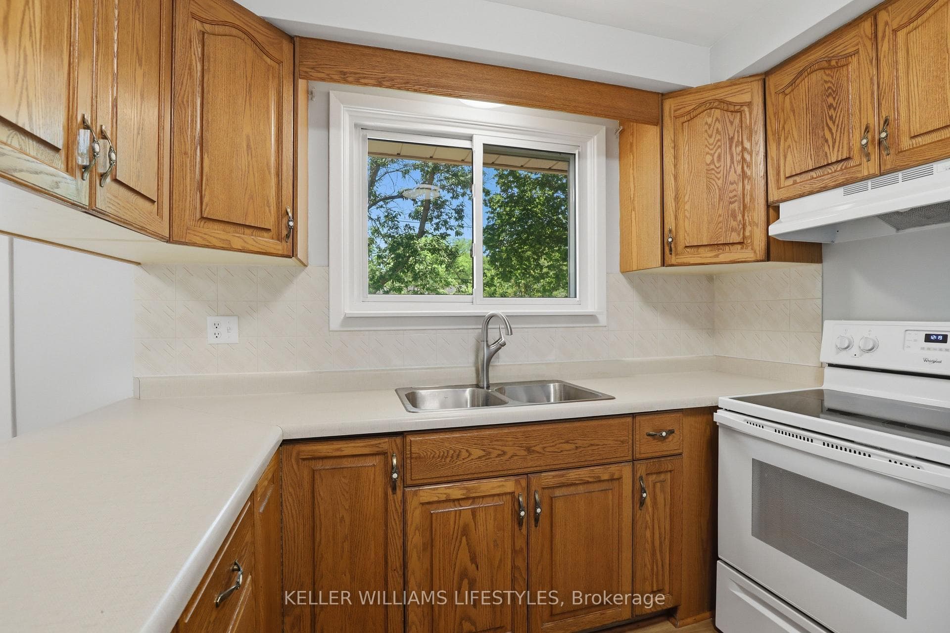 15 Hawkesbury Avenue photo 8