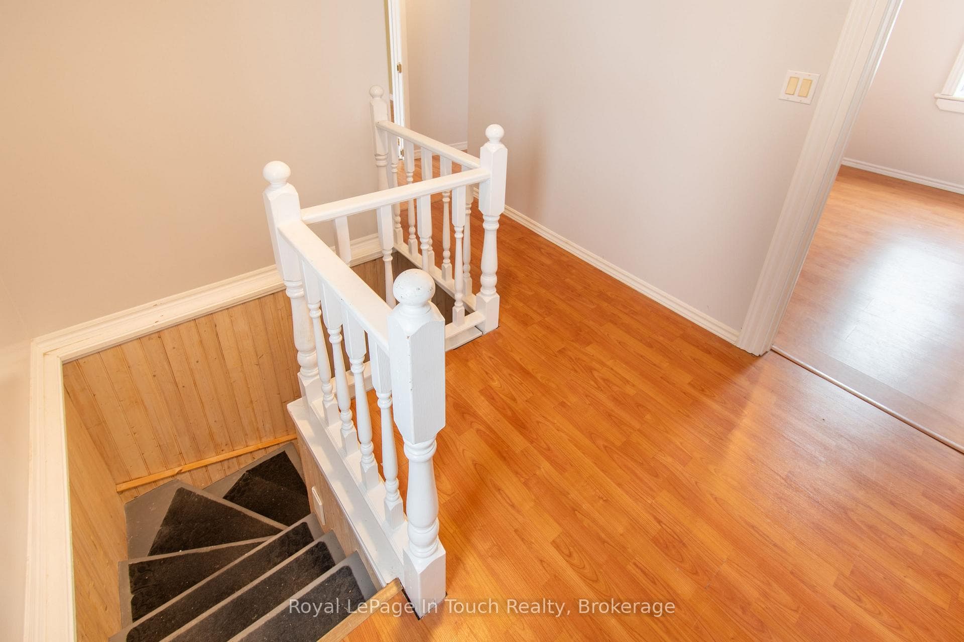 326 Lafontaine Road photo 20