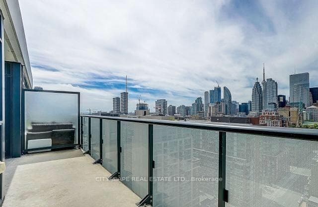400 Adelaide Street Unit 1807 photo 8