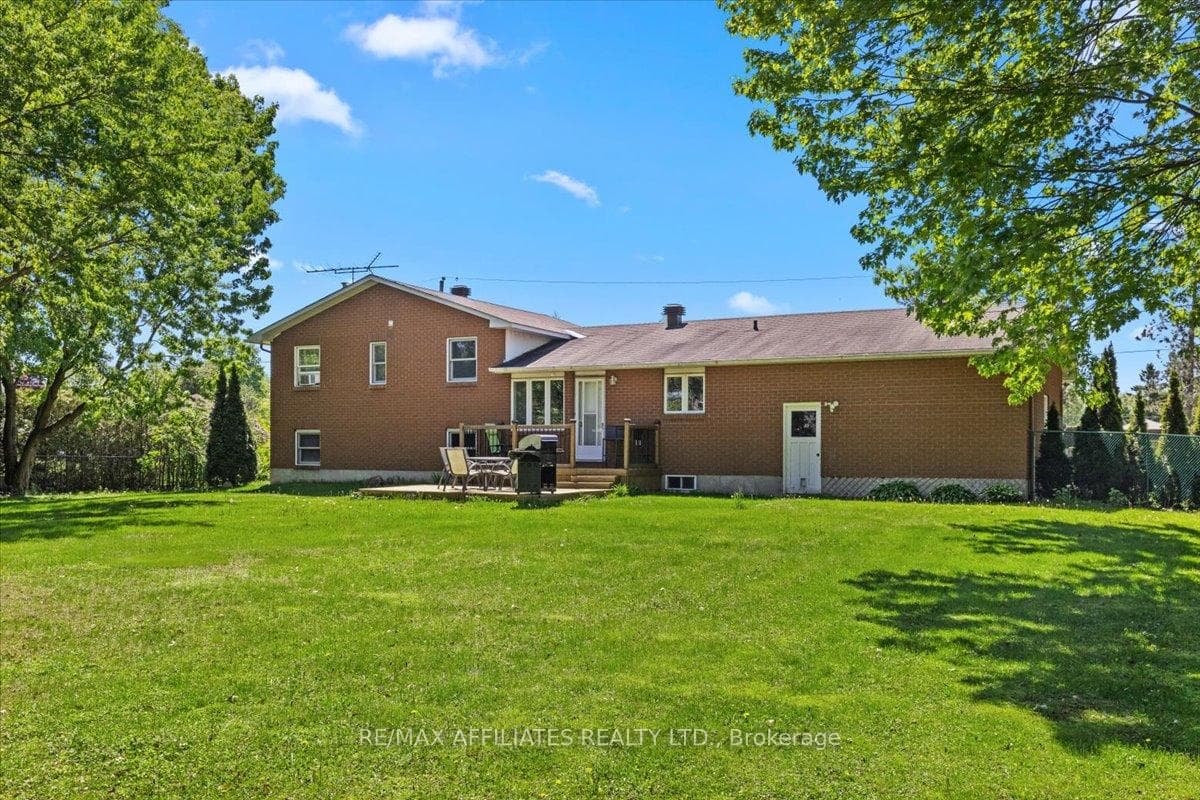 5830 Vars Street photo 35