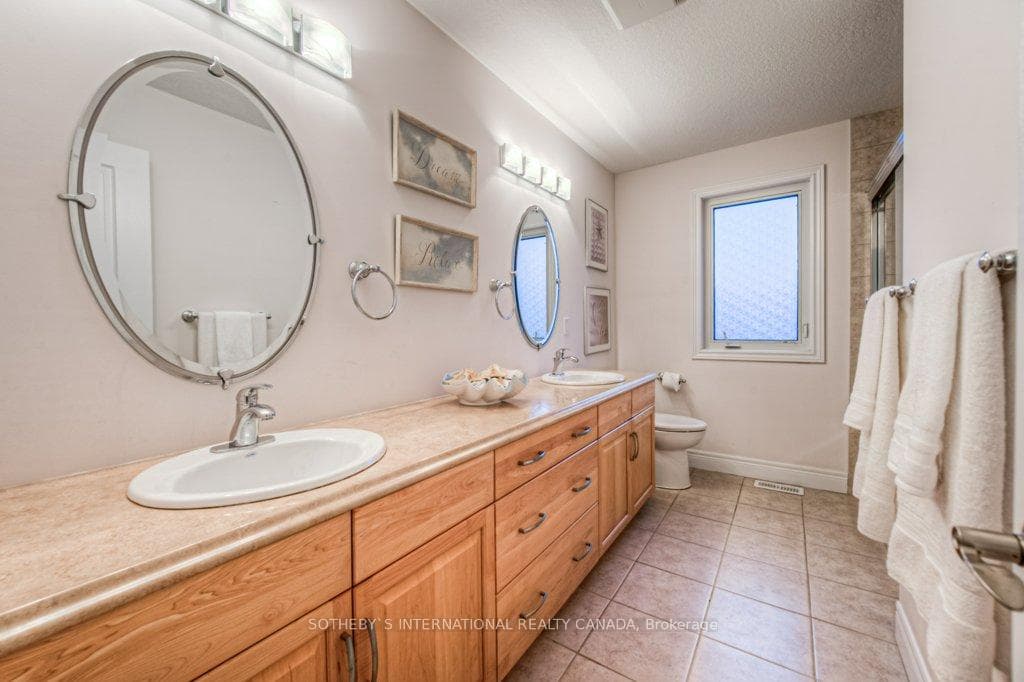 196 Townsend Drive photo 10