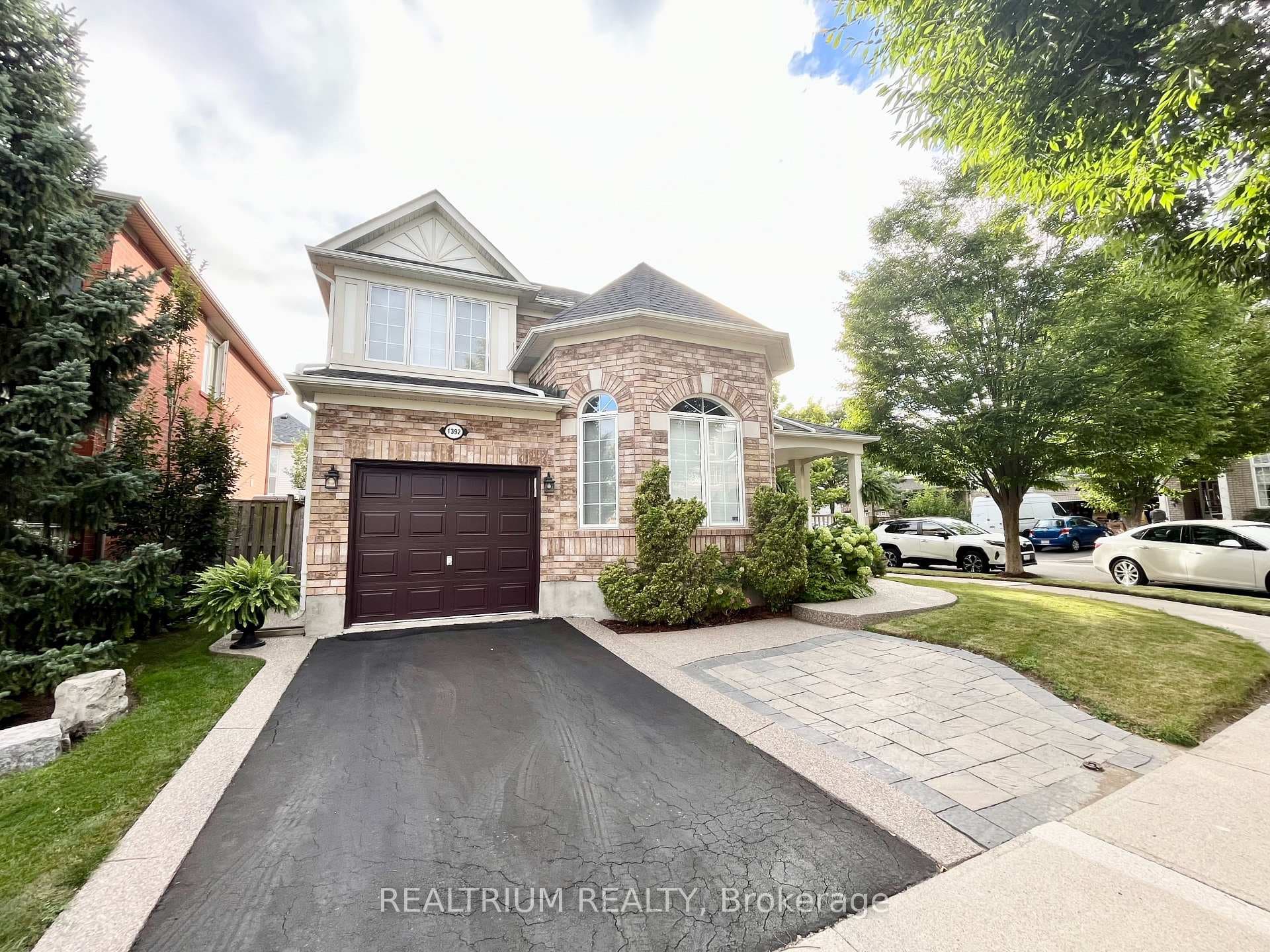 1392 Hill Street photo 1
