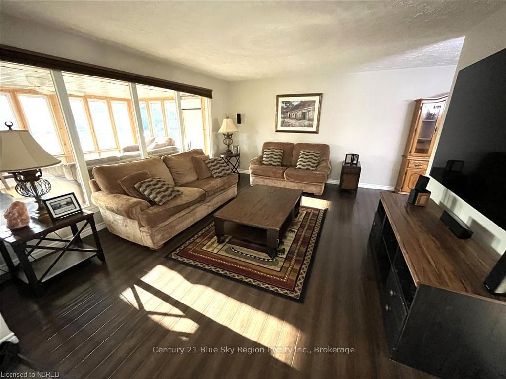 224 LEE Avenue photo 7