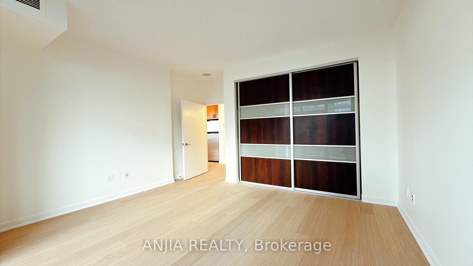 33 Sheppard Avenue Unit 3306 photo 10