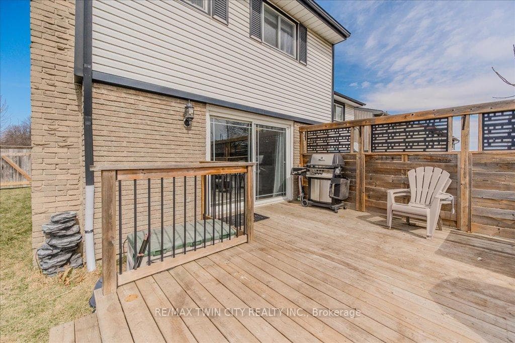 168 Sunset Court photo 32